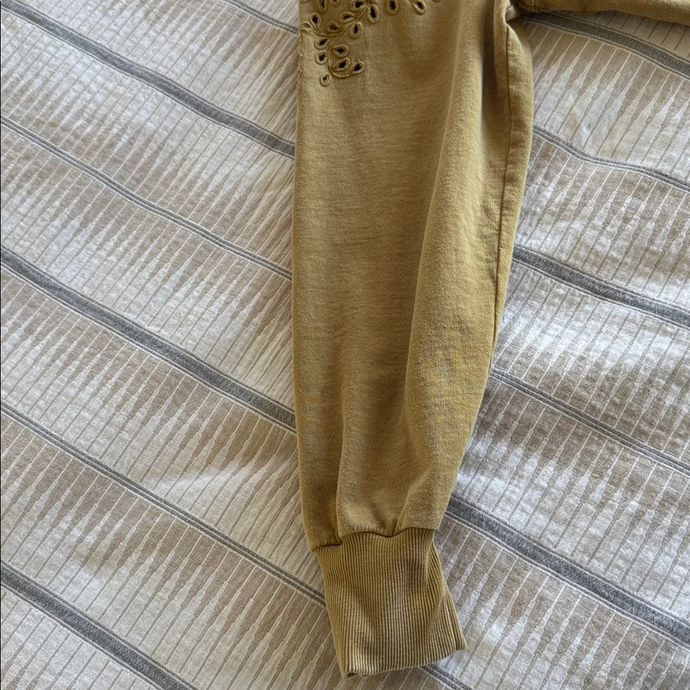 The Odells Embroidered Cutwork Sweatshirt Size S - Picture 8 of 10